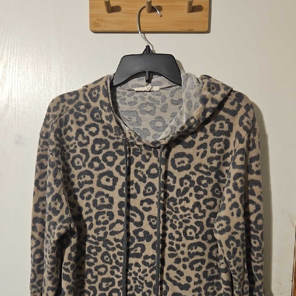 Chic Leopard Print Women's Hoodie